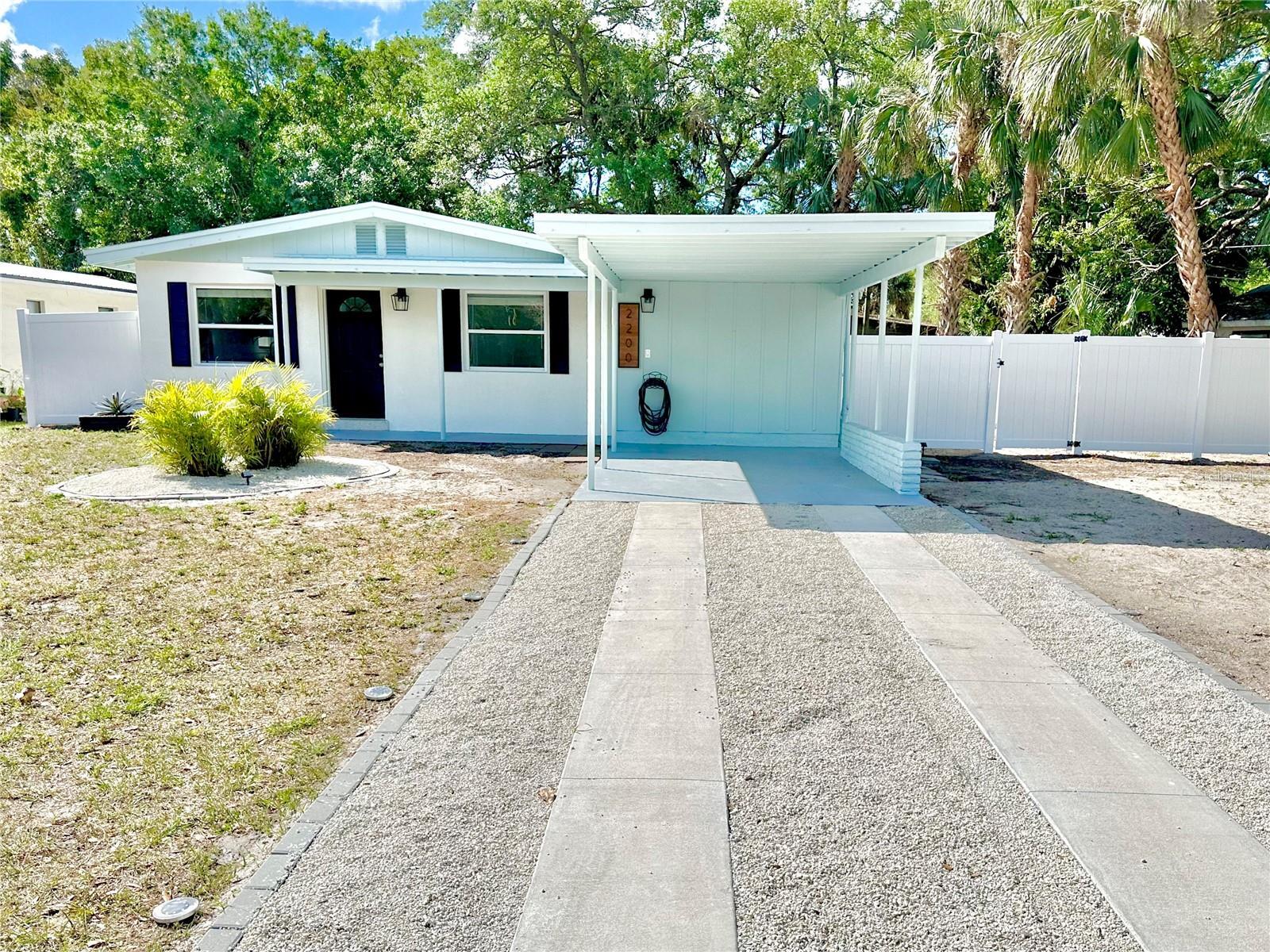 Property Photo:  2200 Floyd Street  FL 34239 