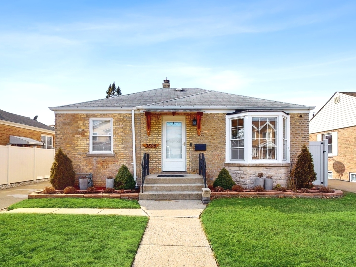 Property Photo: 3506 Lonnquist Drive IL 60131