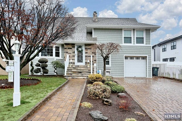 Property Photo:  2 Primrose Drive  NJ 07057 