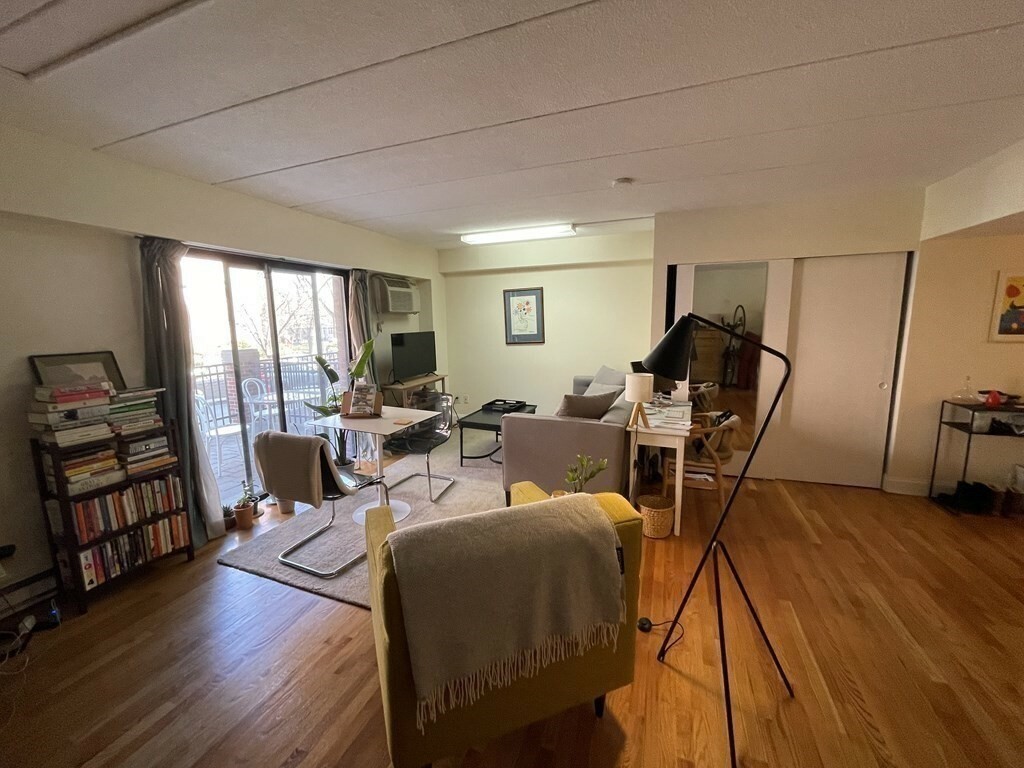 Property Photo:  125 Pleasant St 101  MA 02446 