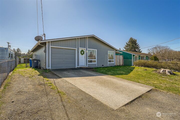 Property Photo: 916 136th Street S WA 98444