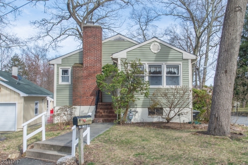 Property Photo: 2 Cobb Rd NJ 07834