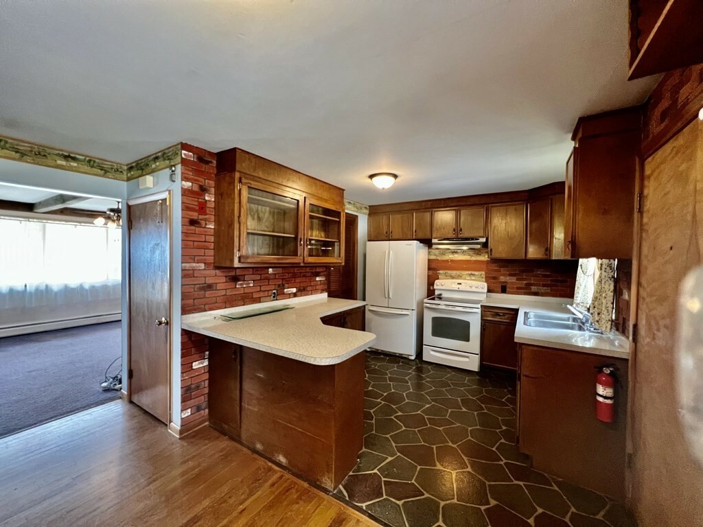 Property Photo:  44 Burlingame Rd  MA 01507 