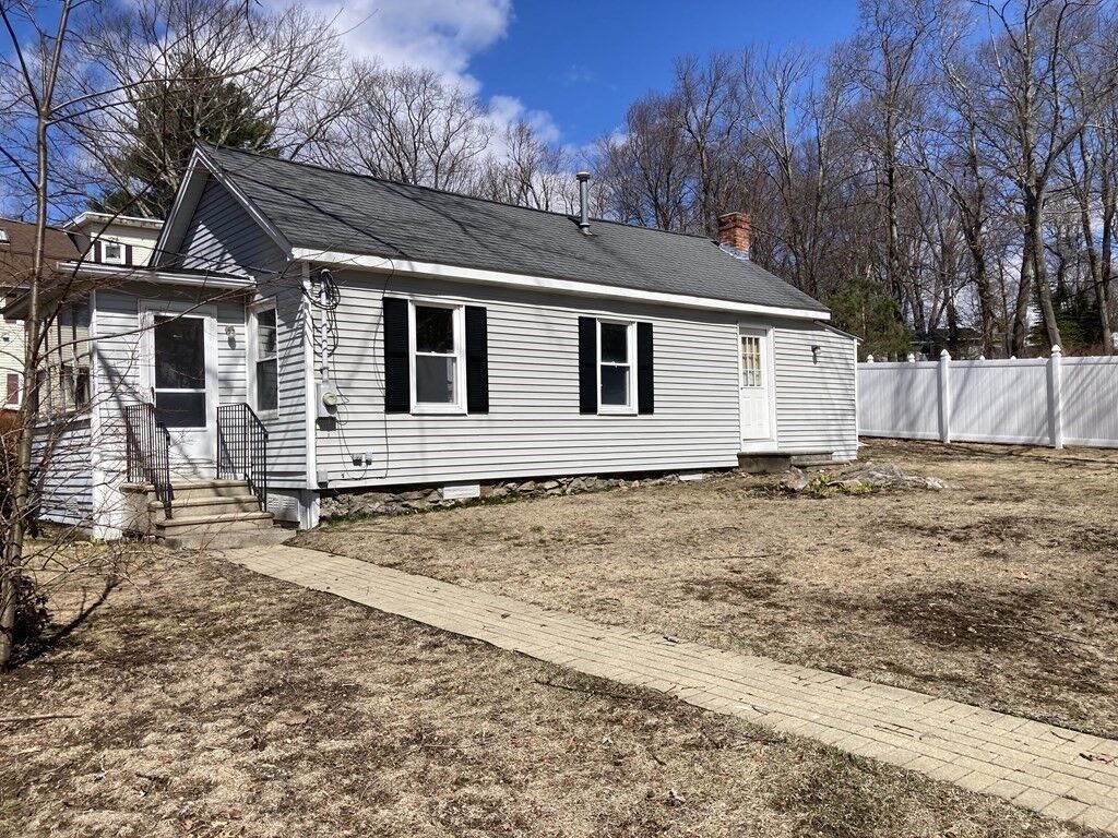 Property Photo: 326 Holden St MA 01520