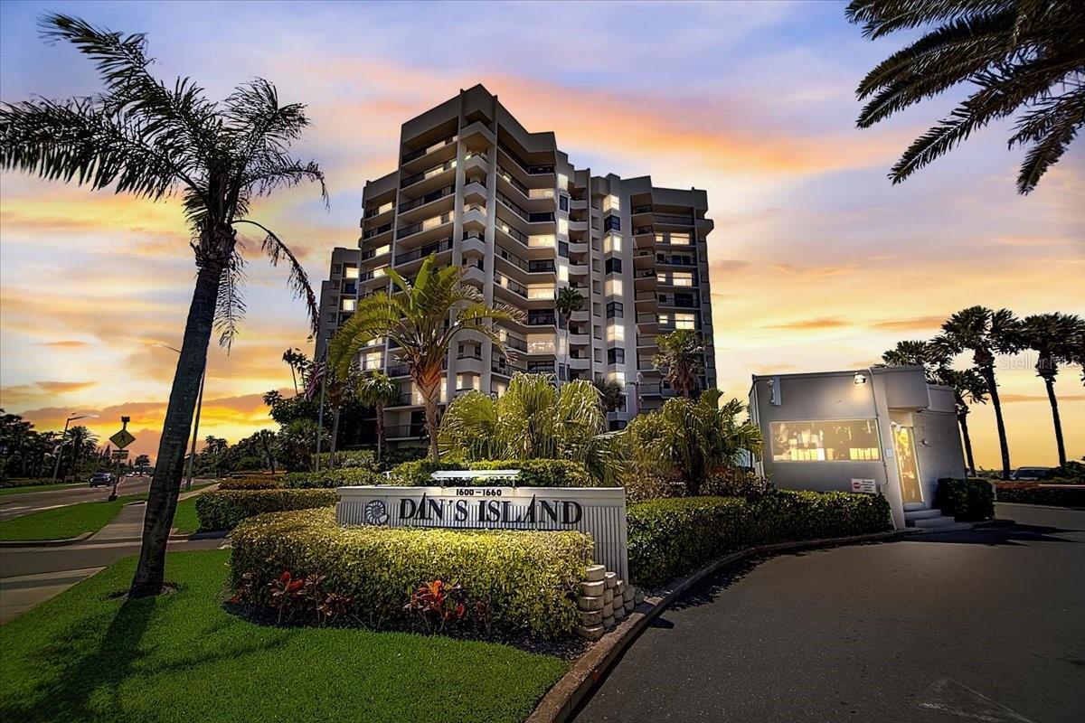 Property Photo: 1660 Gulf Boulevard 802 FL 33767