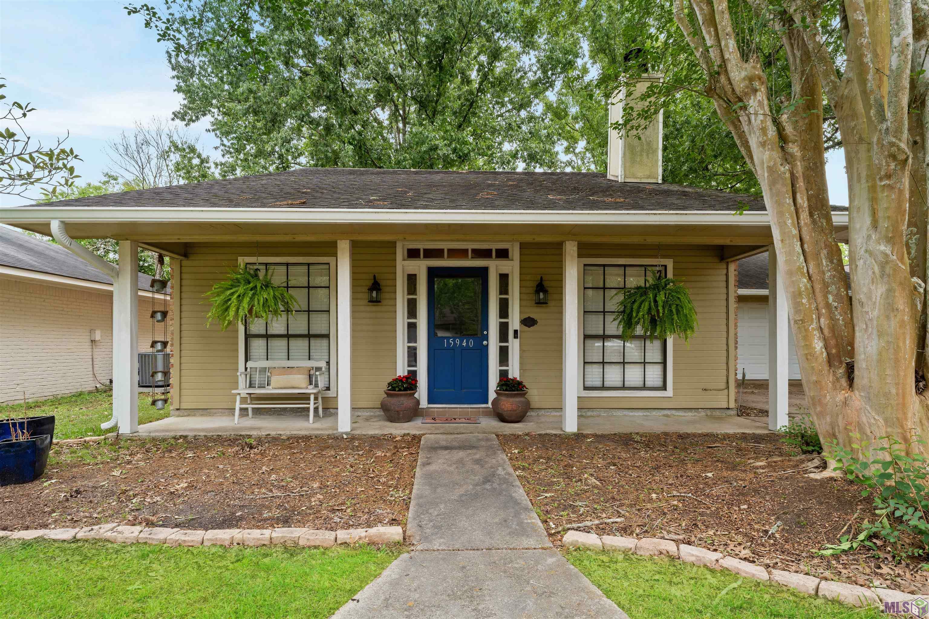 Property Photo:  15940 Woodlawn Acres Ave  LA 70817 