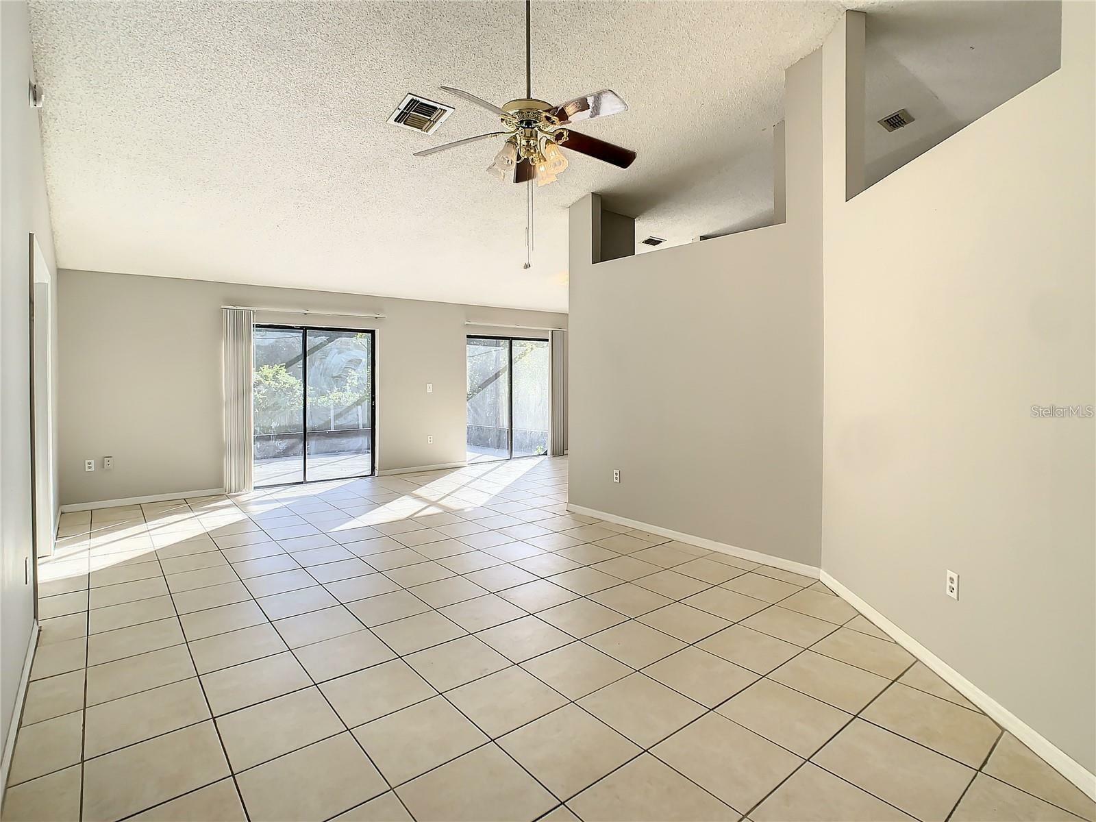 Property Photo:  335 Chelmsford Court  FL 34758 