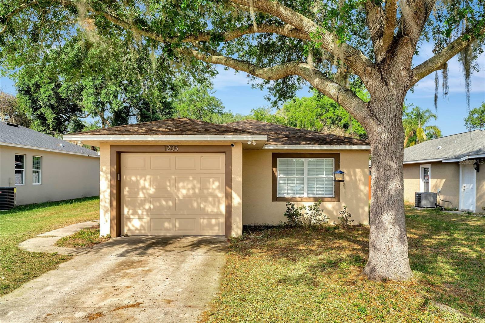 Property Photo:  1205 N Texas Avenue  FL 32778 