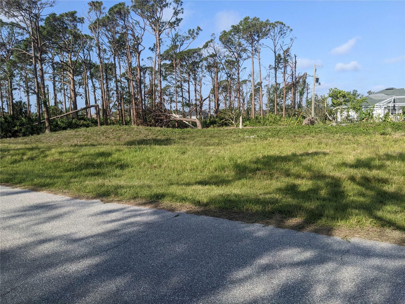 Property Photo:  3321 Spicewood Drive  FL 33981 