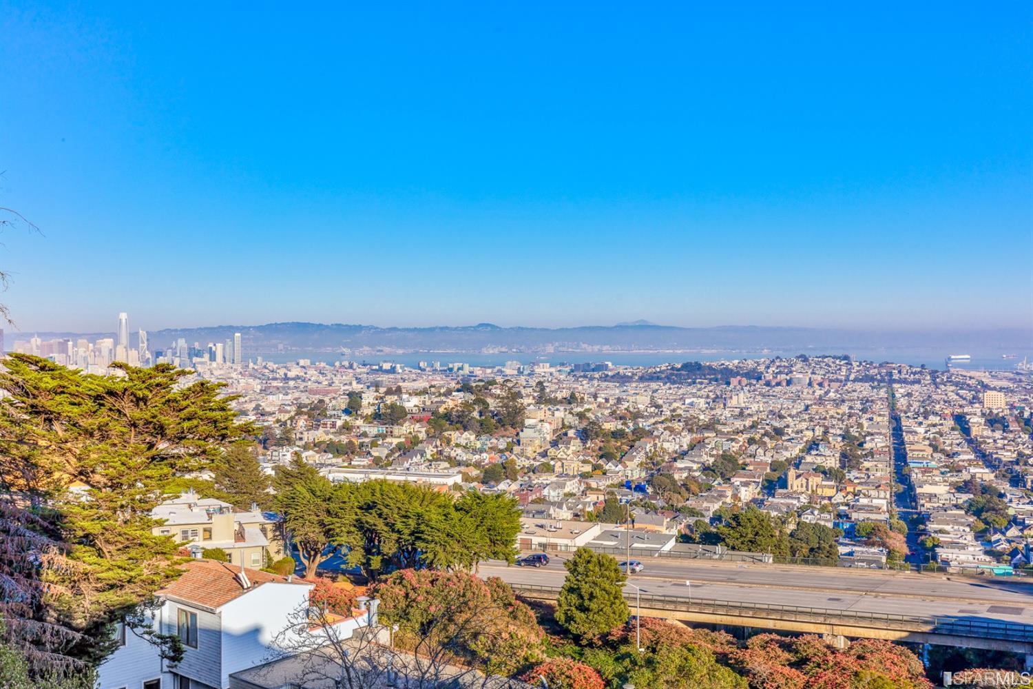 Property Photo:  635 Burnett Avenue 1  CA 94131 