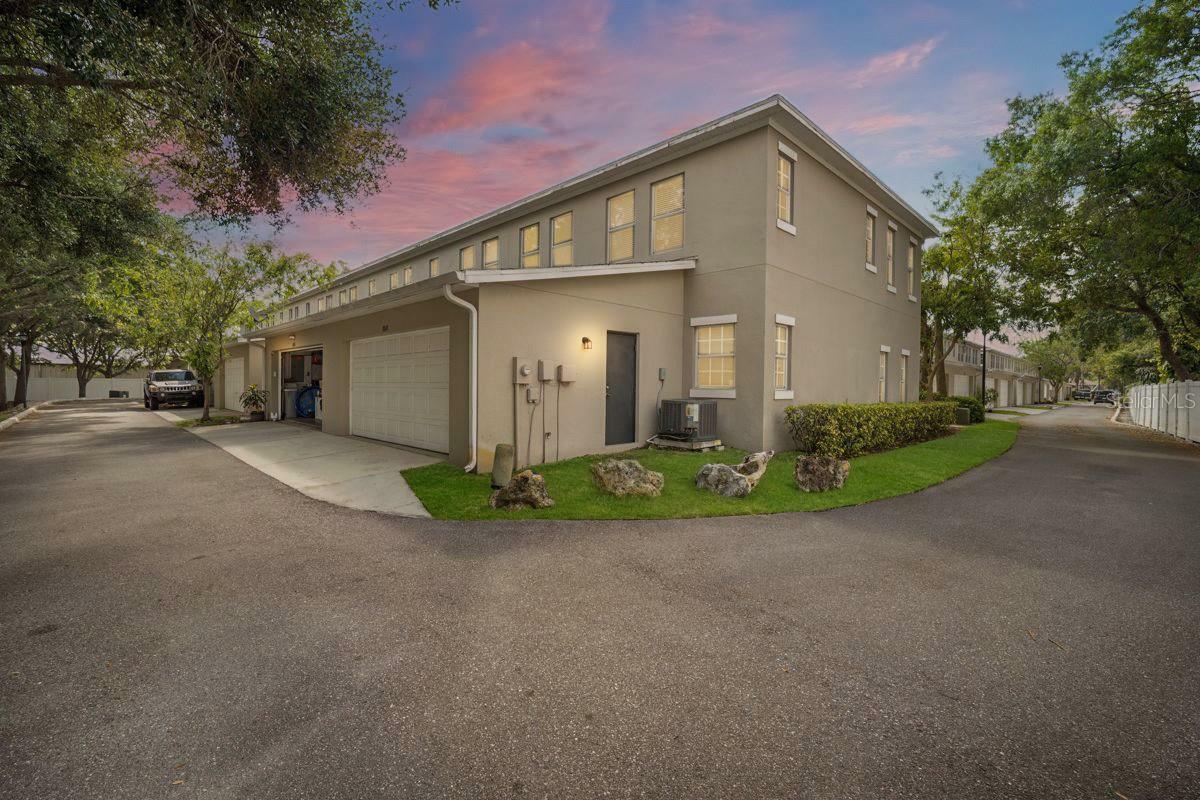 Property Photo:  10048 Old Haven Way  FL 33624 