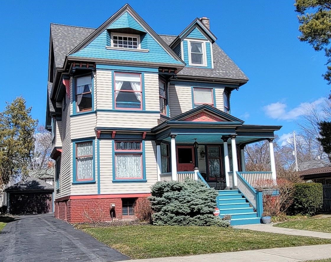 1911 Center Ave  Bay City MI 48708 photo