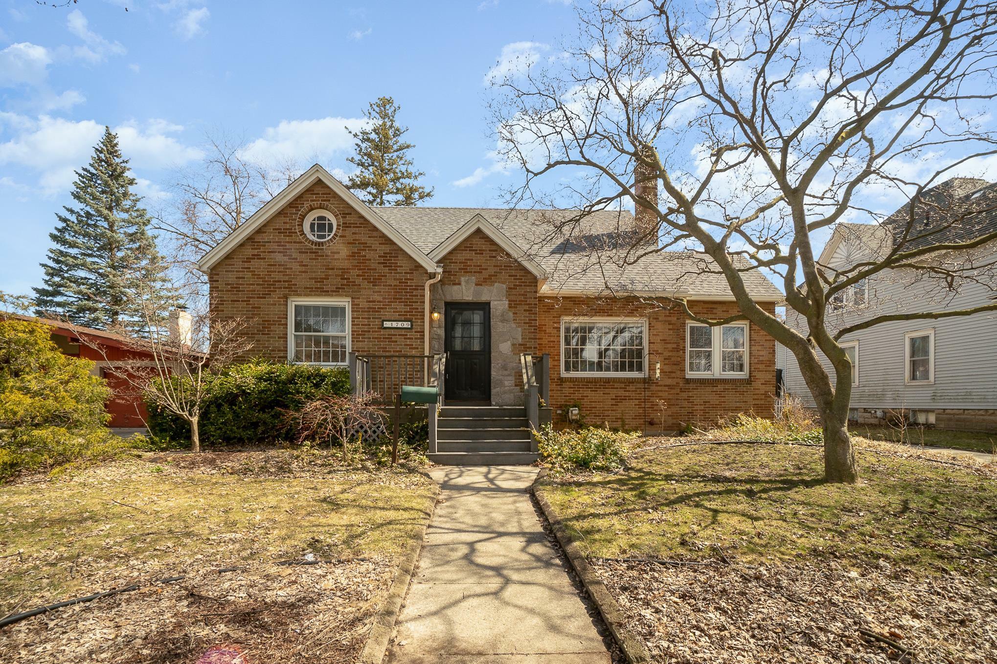 1709 S Warner  Bay City MI 48706 photo
