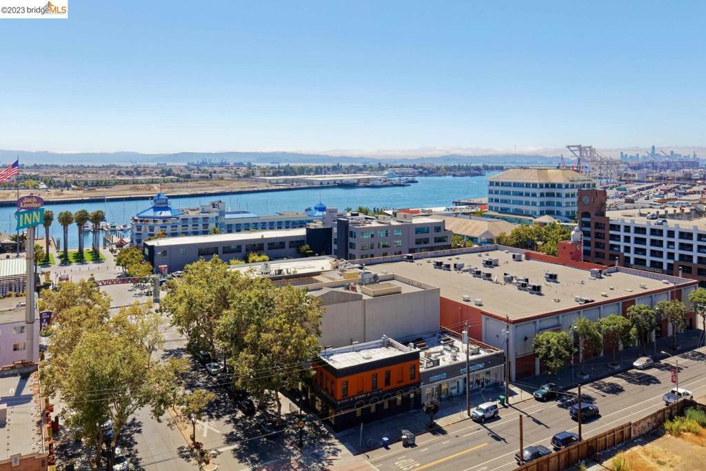 222 Broadway  Oakland CA 94607 photo