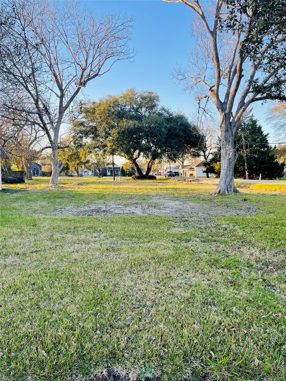 Property Photo:  103 E Cypress Street  TX 77651 