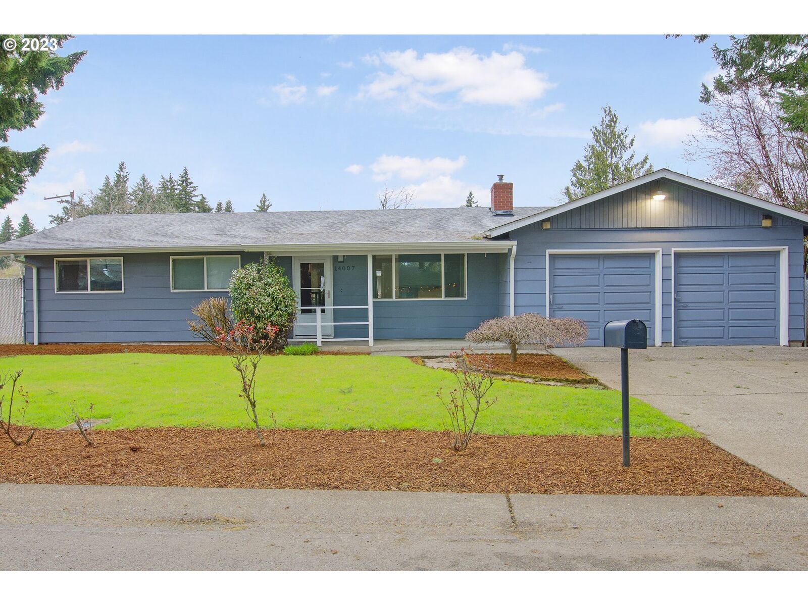 Property Photo:  14007 SE Mill St  OR 97233 