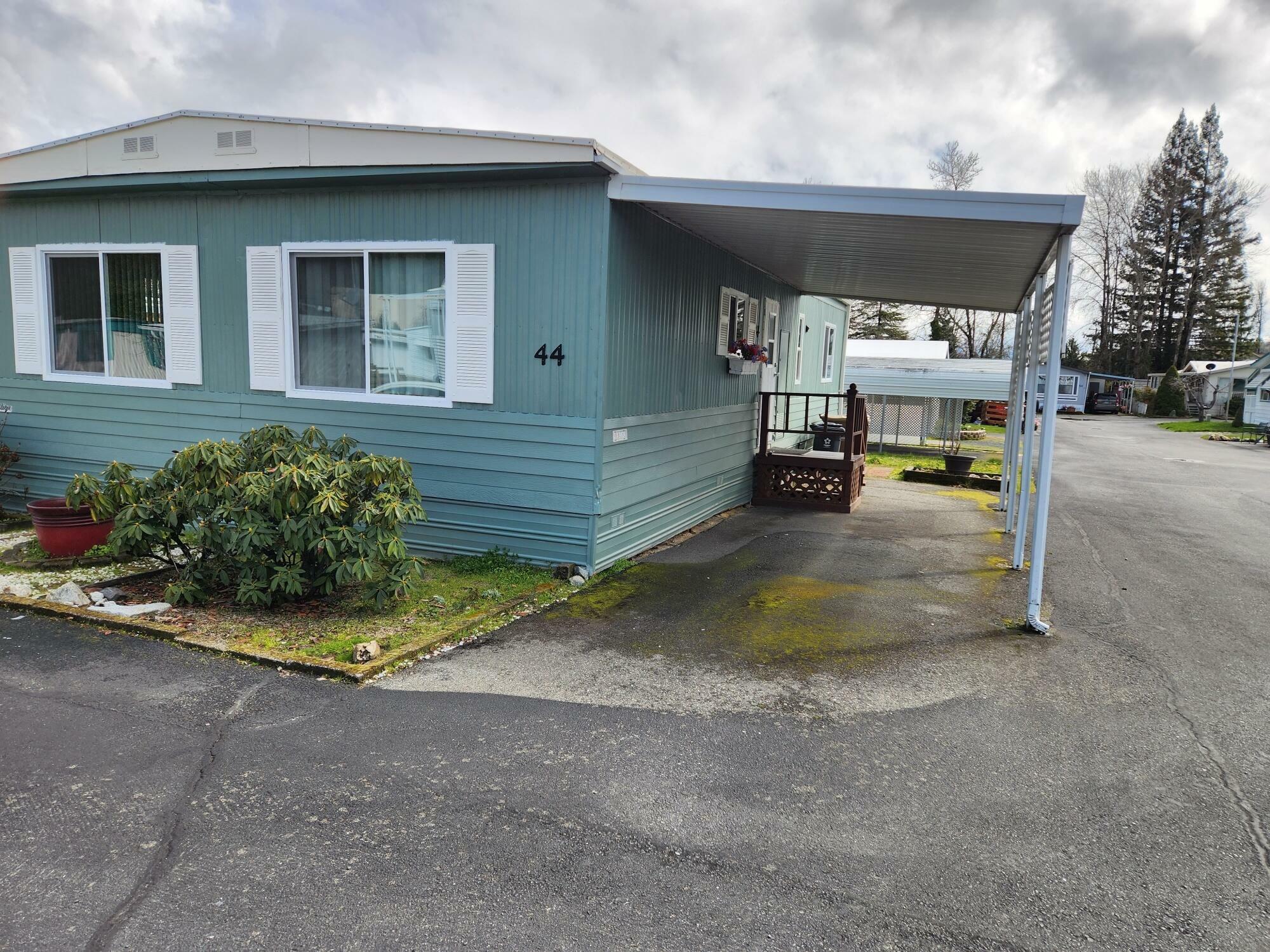 Property Photo:  2325 NW Highland Avenue 44  OR 97526 