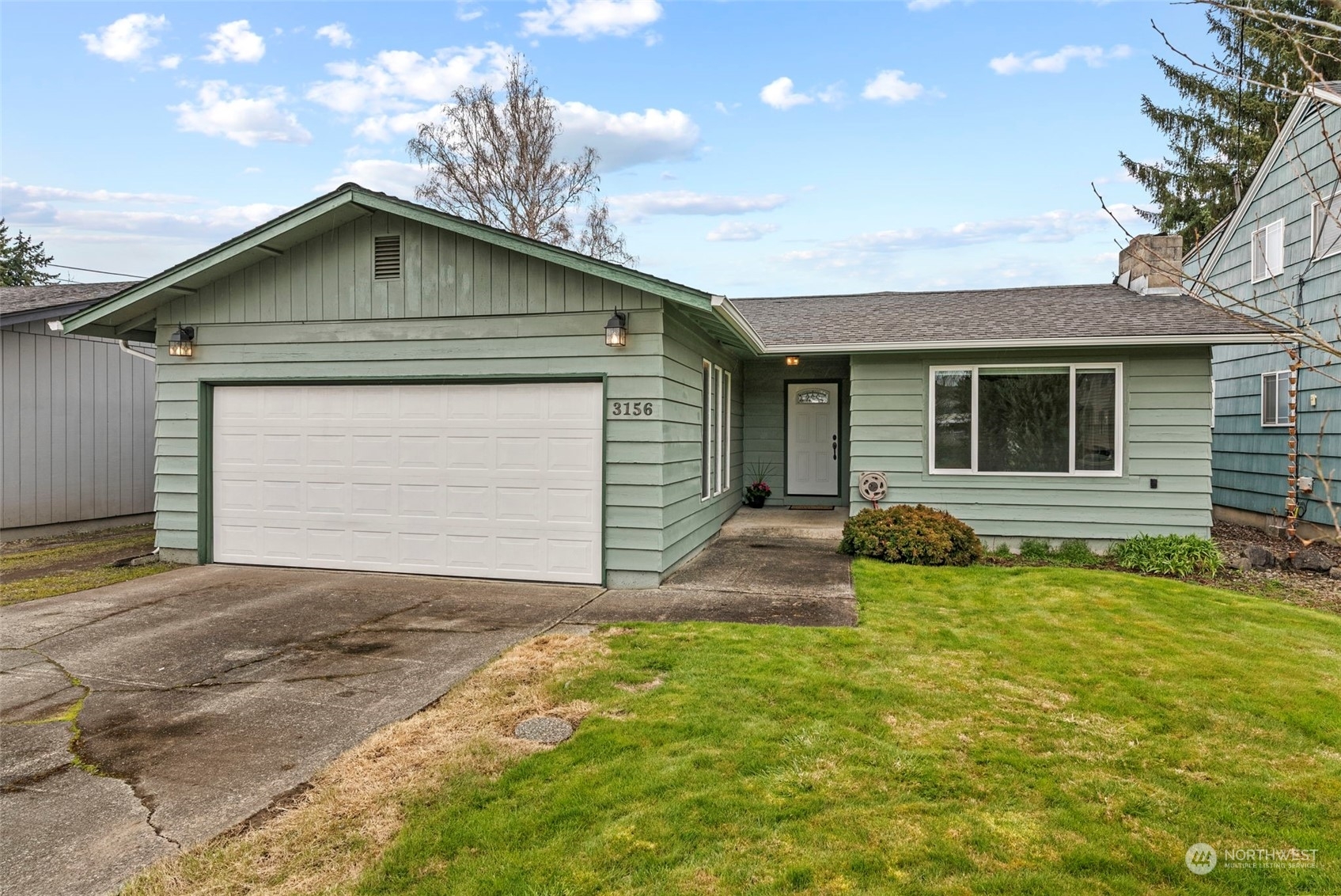 Property Photo:  3156 Oak Street  WA 98632 