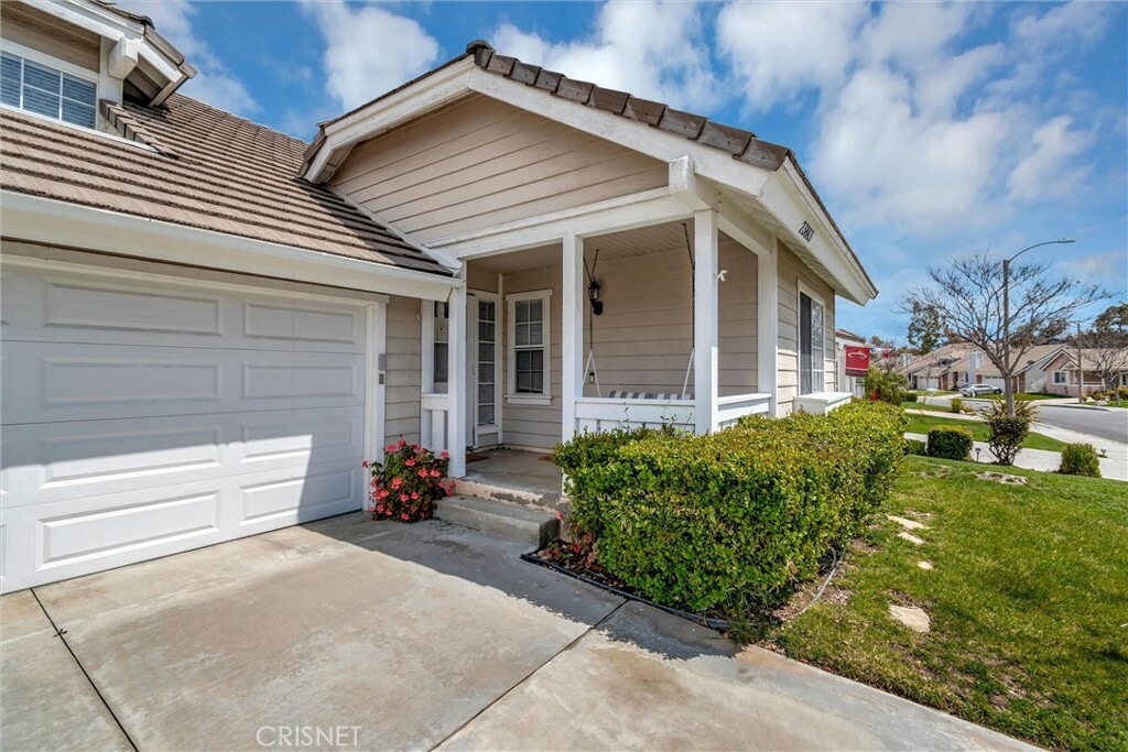 Property Photo:  23863 Bennington Drive  CA 91354 