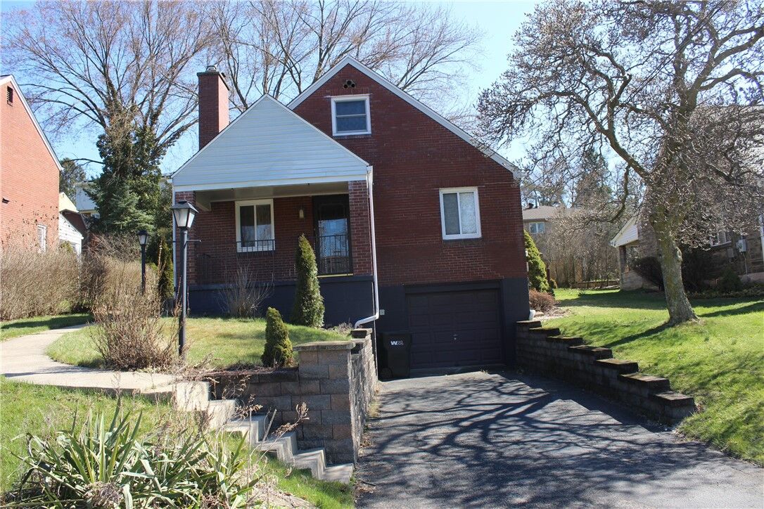 Property Photo:  1002 Willow Drive  PA 15237 
