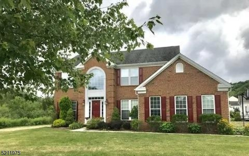 Property Photo:  5 Primrose Ln  NJ 07871 