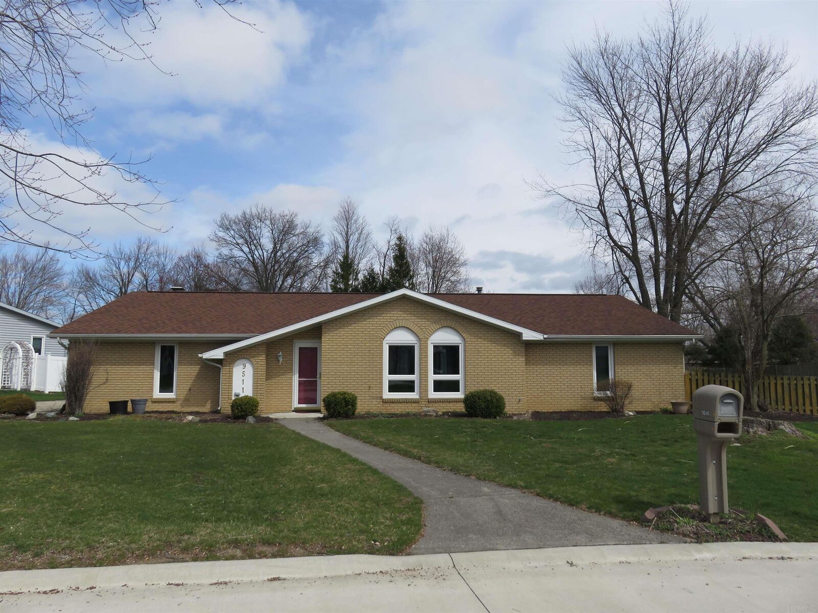 Property Photo: 9511 Spurwood Court IN 46804