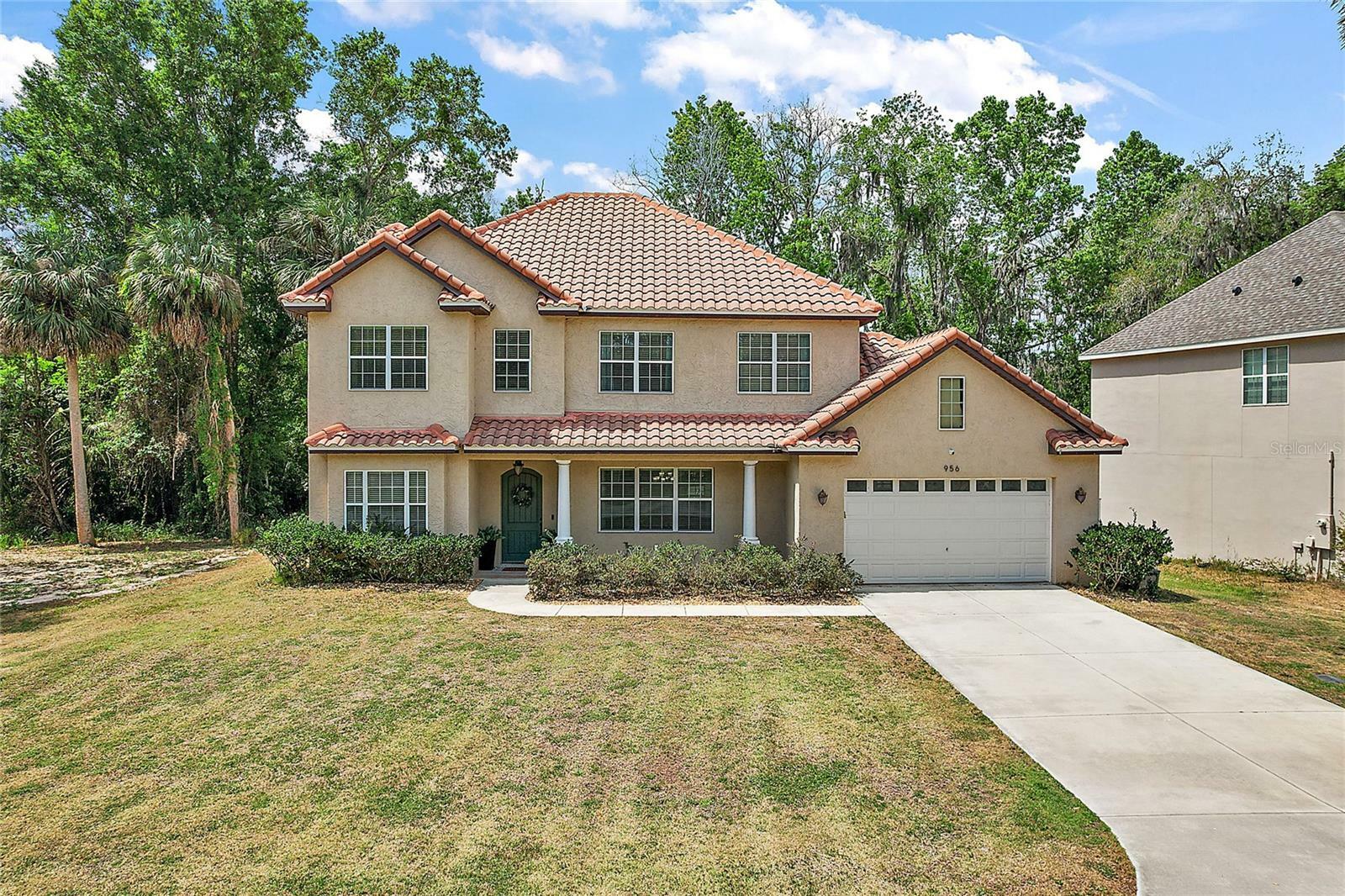 Property Photo:  956 Belle Oak Drive  FL 34748 