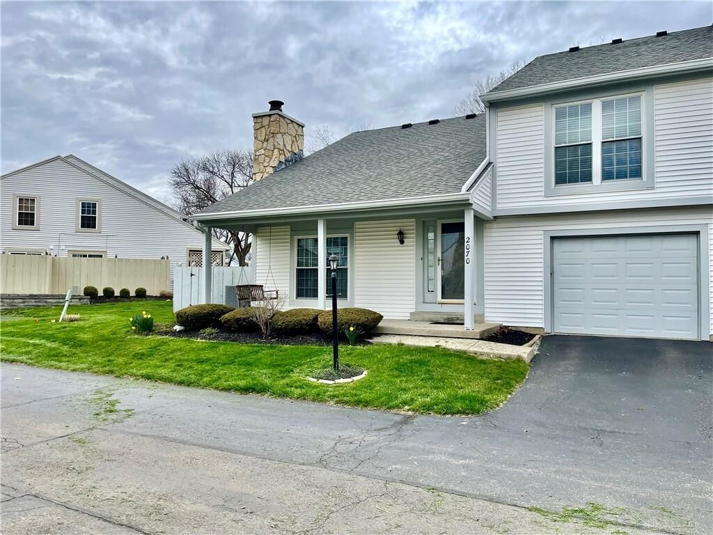 Property Photo: 2070 Foxknoll Drive OH 45458