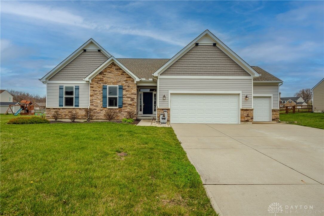 Property Photo: 6132 Royal Garden Court OH 45044