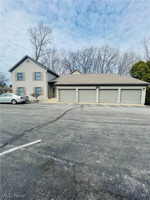Property Photo:  1449 Hillcrest Avenue  OH 44446 