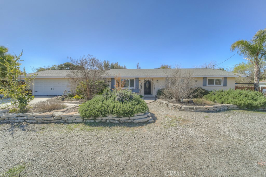 40069 E Newport Road  Hemet CA 92543 photo