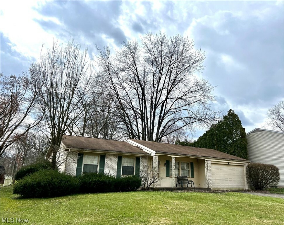 Property Photo:  3980 Greenmont Drive SE  OH 44484 