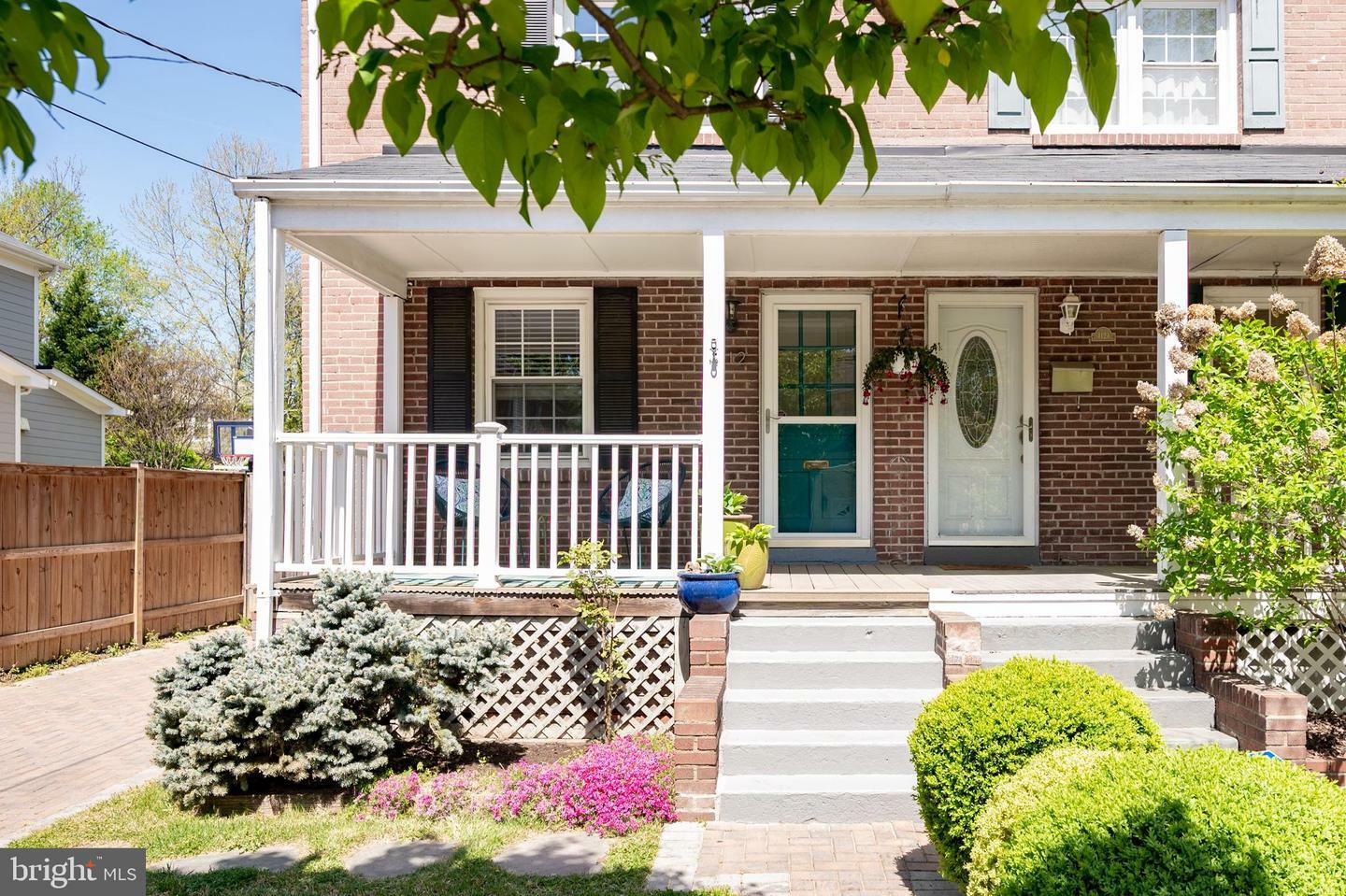 Property Photo:  412 E Howell Avenue  VA 22301 