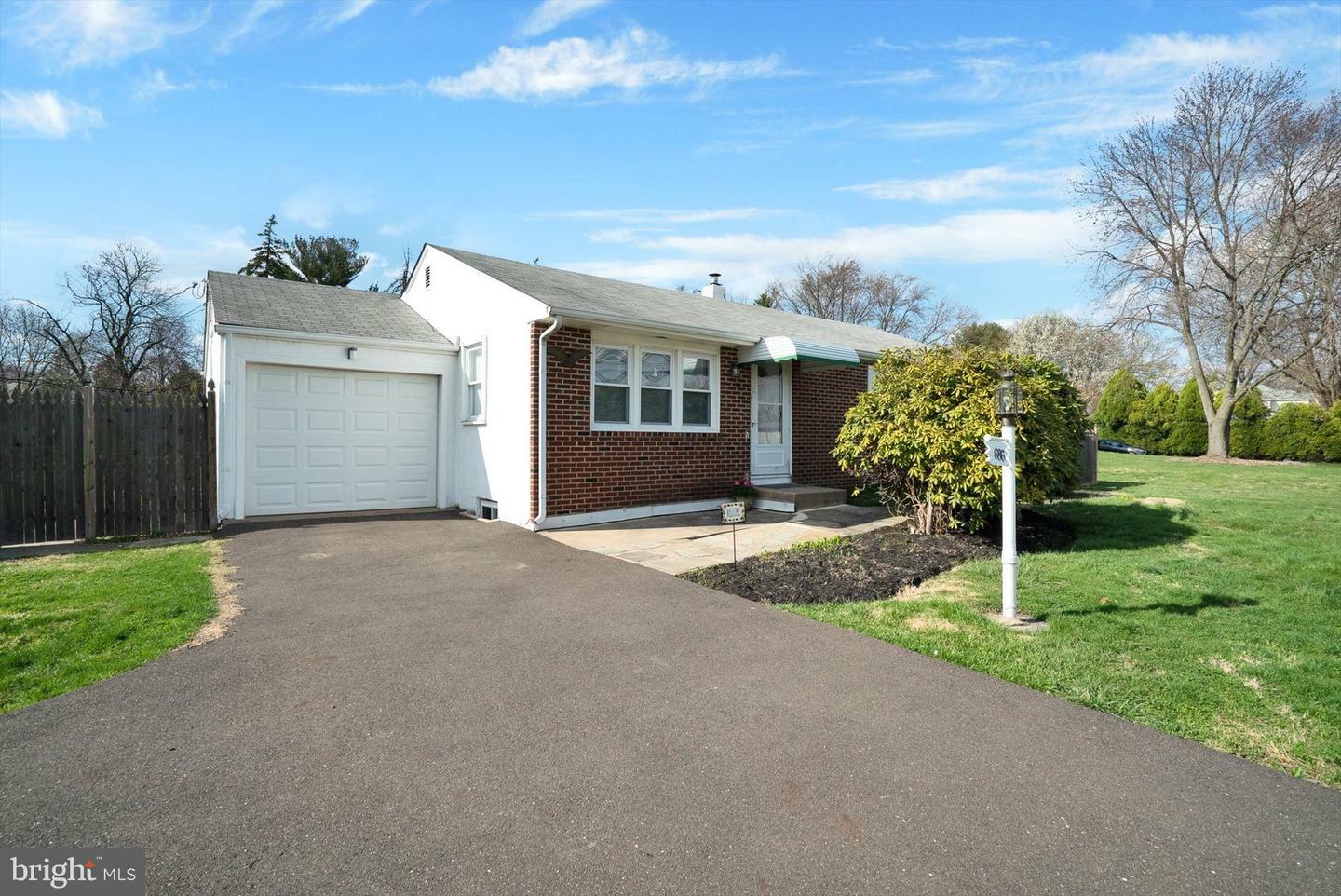 Property Photo:  686 Mearns Road  PA 18974 