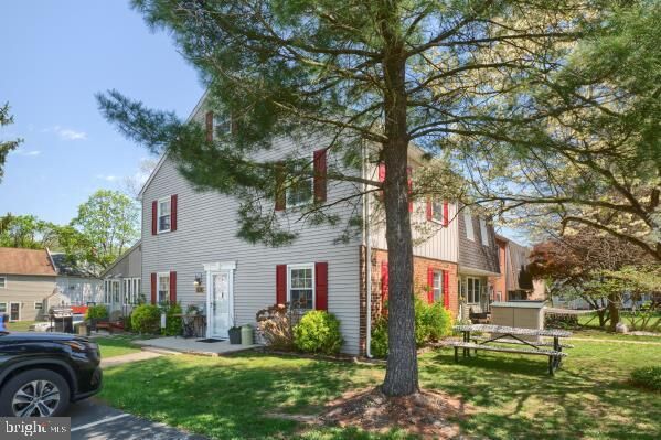 Property Photo: 280 W Cardigan Terrace PA 19380