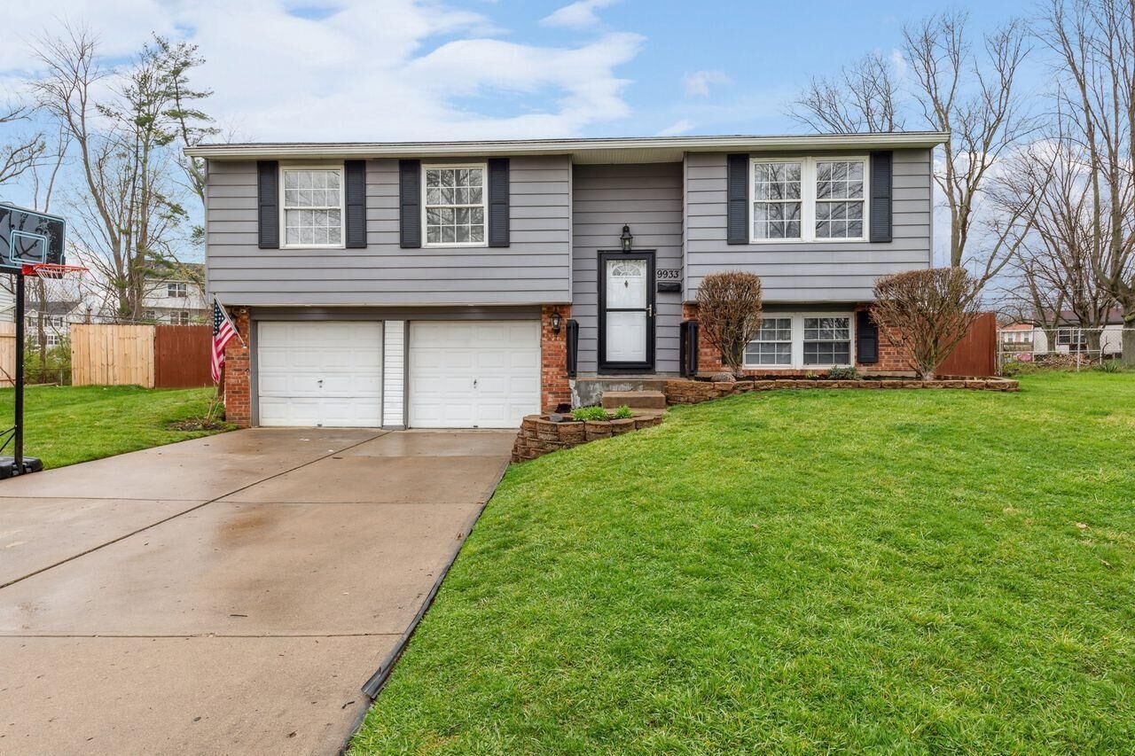 Property Photo:  9933 Arborwood Dr  OH 45251 
