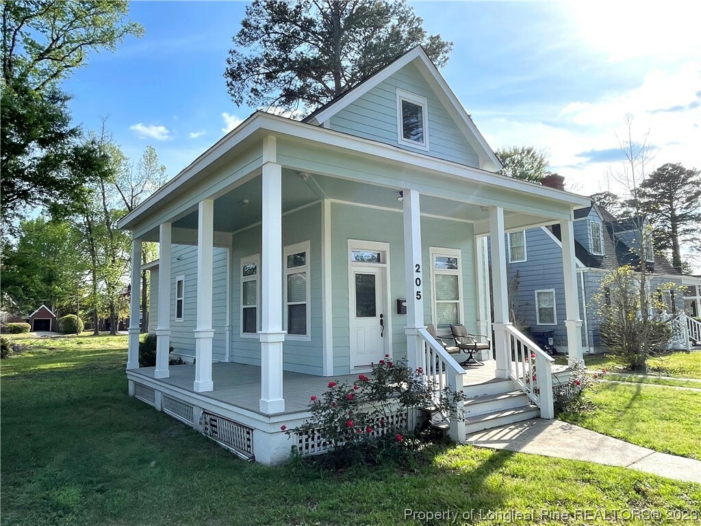 Property Photo: 205 W 17th Street NC 28358