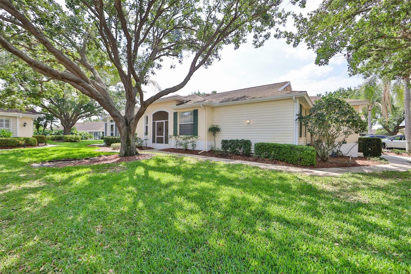 Property Photo:  1019 Norfork Island Court 35  FL 33573 