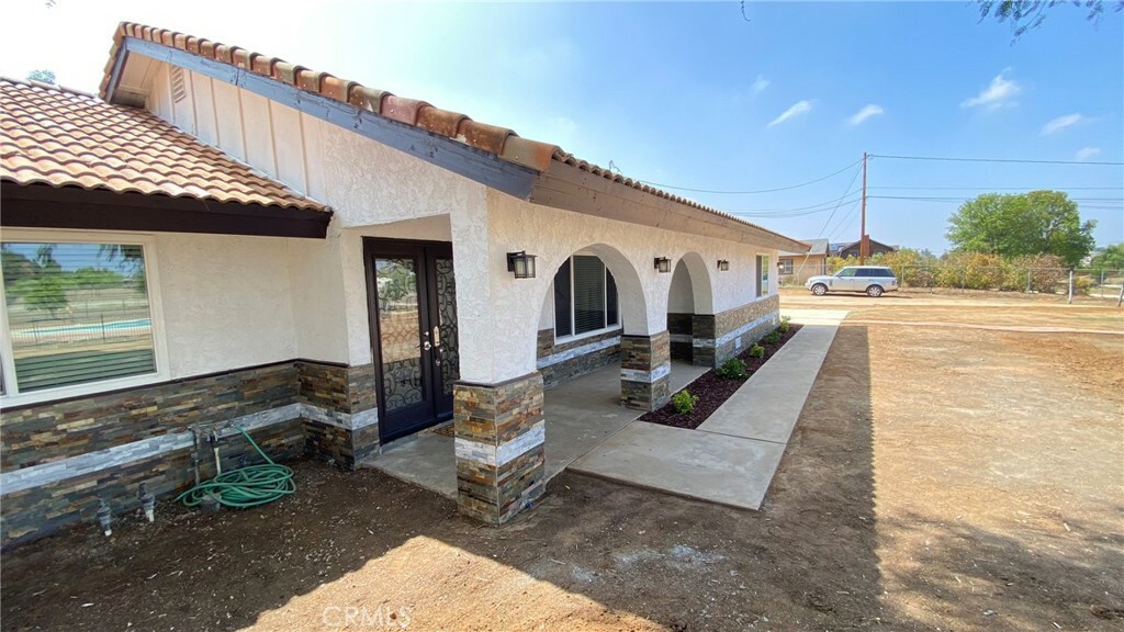 Property Photo:  19657 Mariposa Avenue  CA 92508 