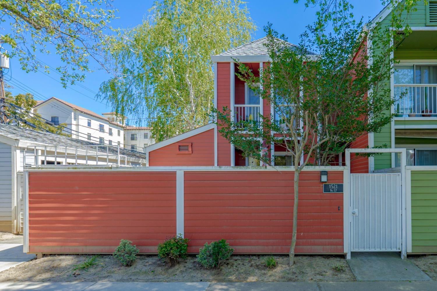 Property Photo:  1521 15th Street 17  CA 95814 