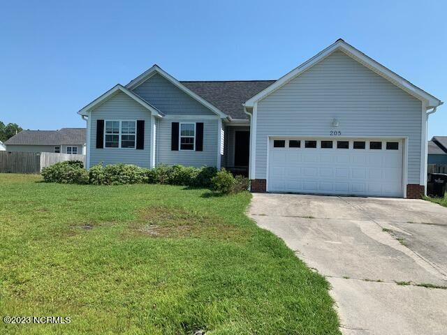 Property Photo:  205 Oak Ridge Lane  NC 28445 