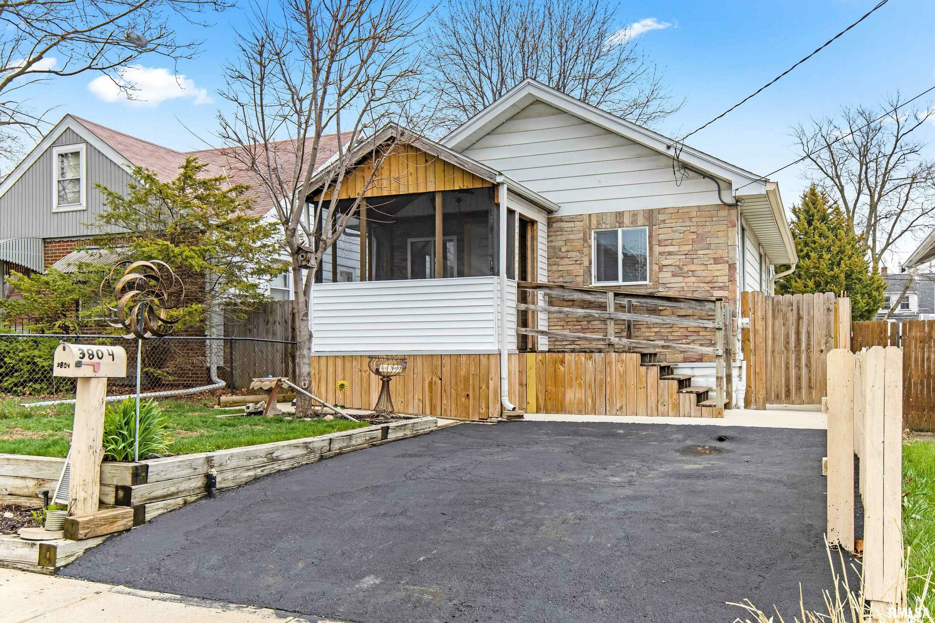 Property Photo:  3804 N Vincent Avenue  IL 61616 