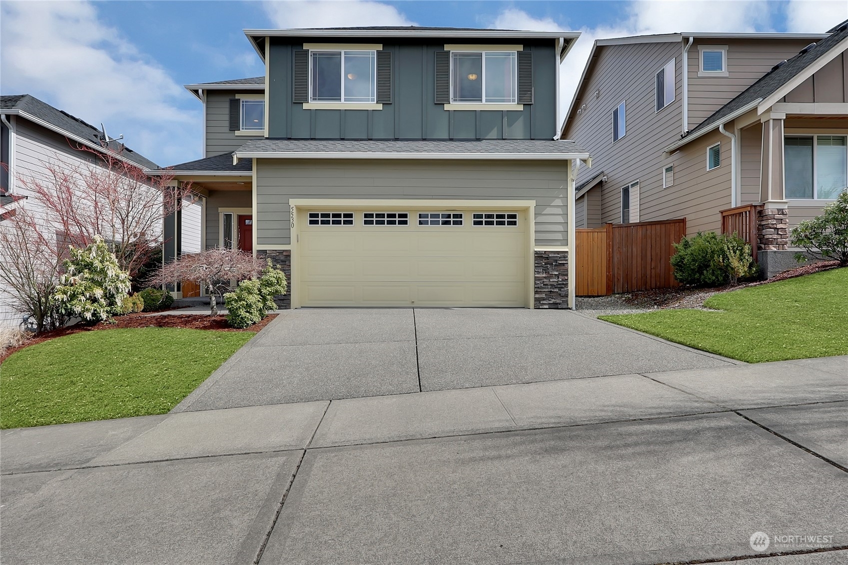Property Photo: 5530 Charlotte Avenue SE WA 98092