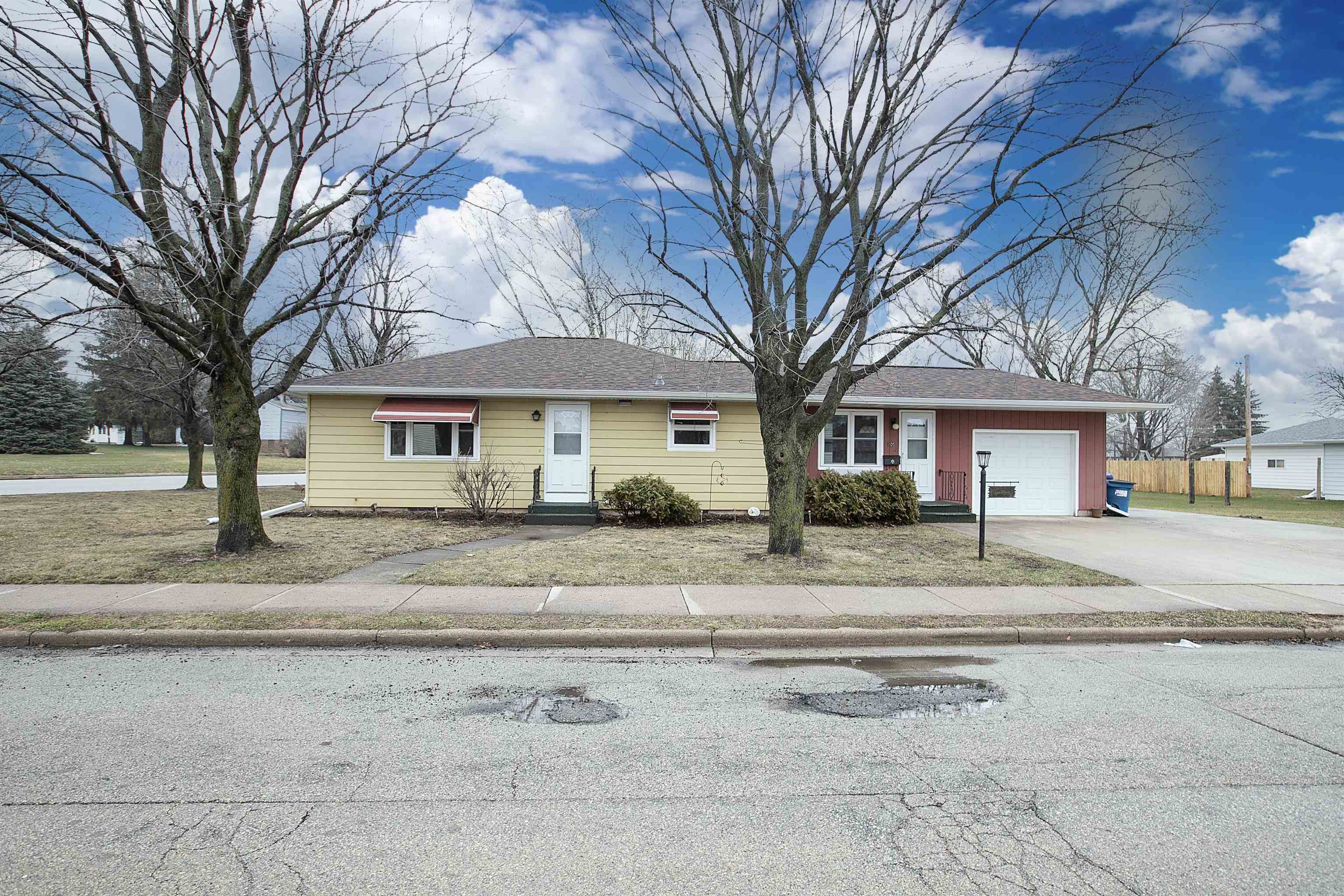 Property Photo:  105 E Cedar Street  WI 54944 