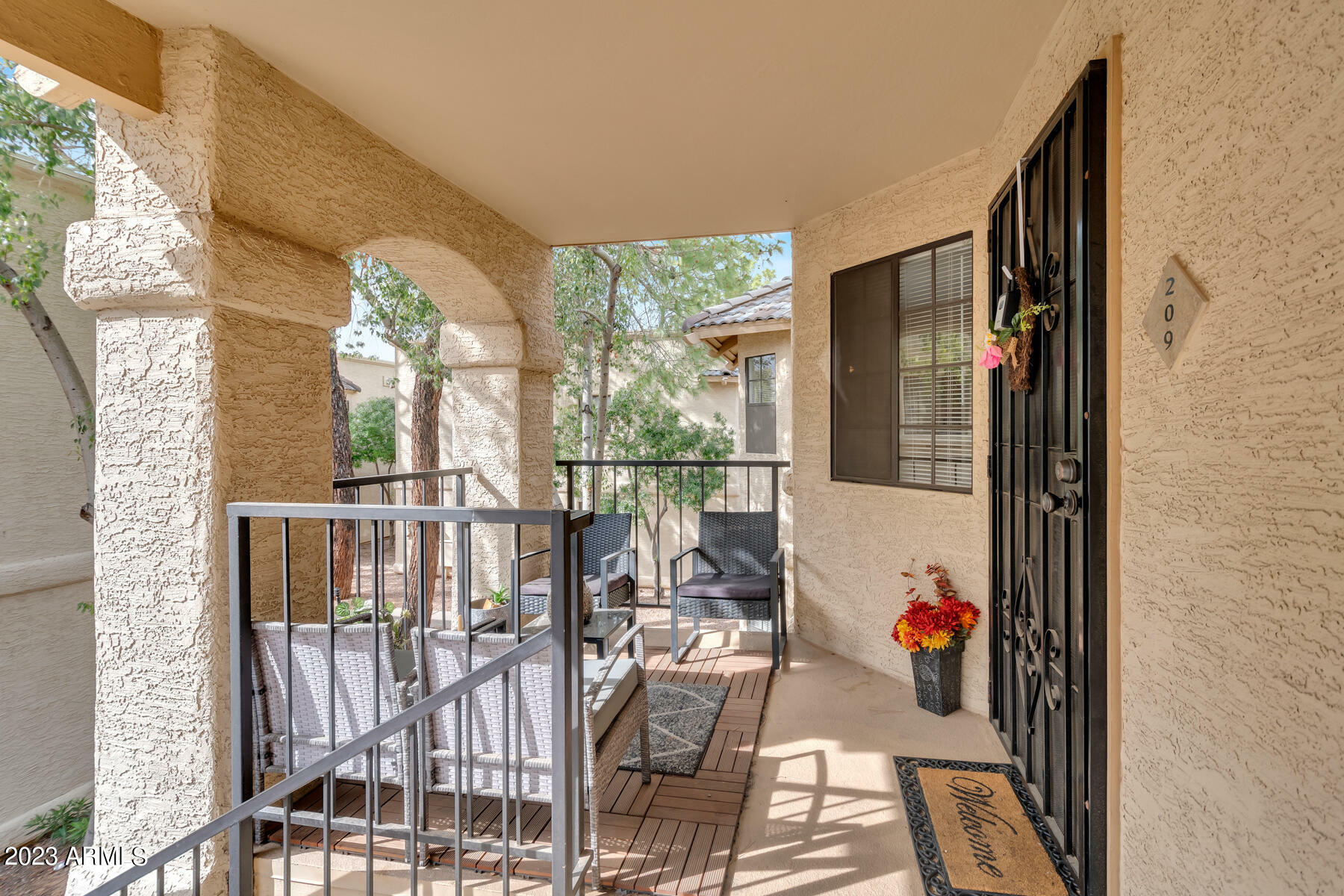 Property Photo:  925 S Longmore Avenue  AZ 85202 