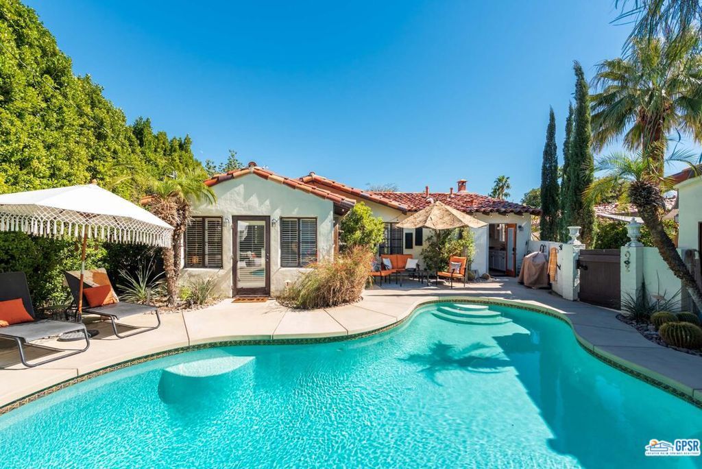 Home for sale in Palm Springs 557 S Calle Encilia, Palm Springs, CA 92264