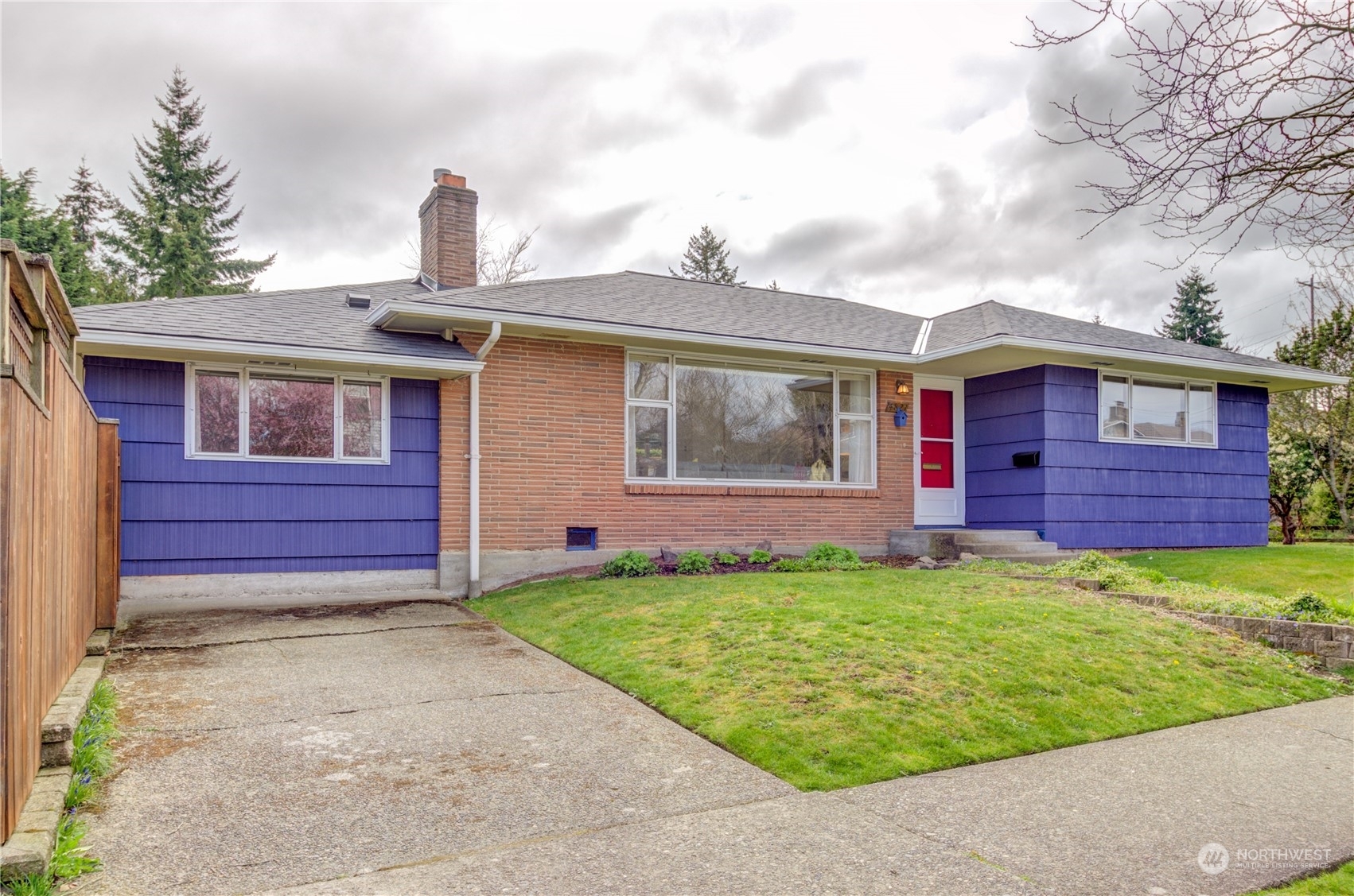 Property Photo:  4821 SW Spokane Street  WA 98116 