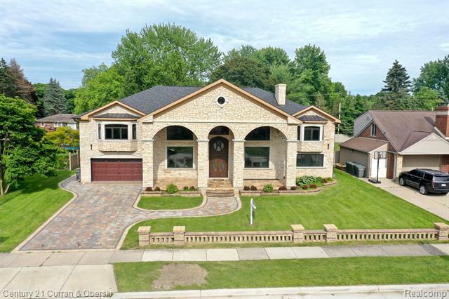 Property Photo:  501 Crescent Drive  MI 48124 