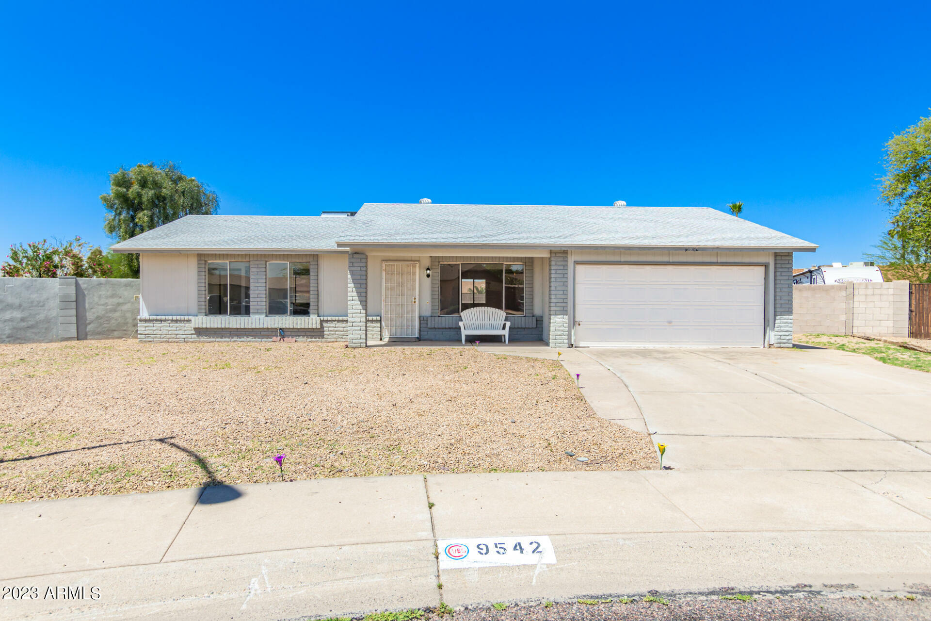 Property Photo: 9542 N 70th Avenue AZ 85345