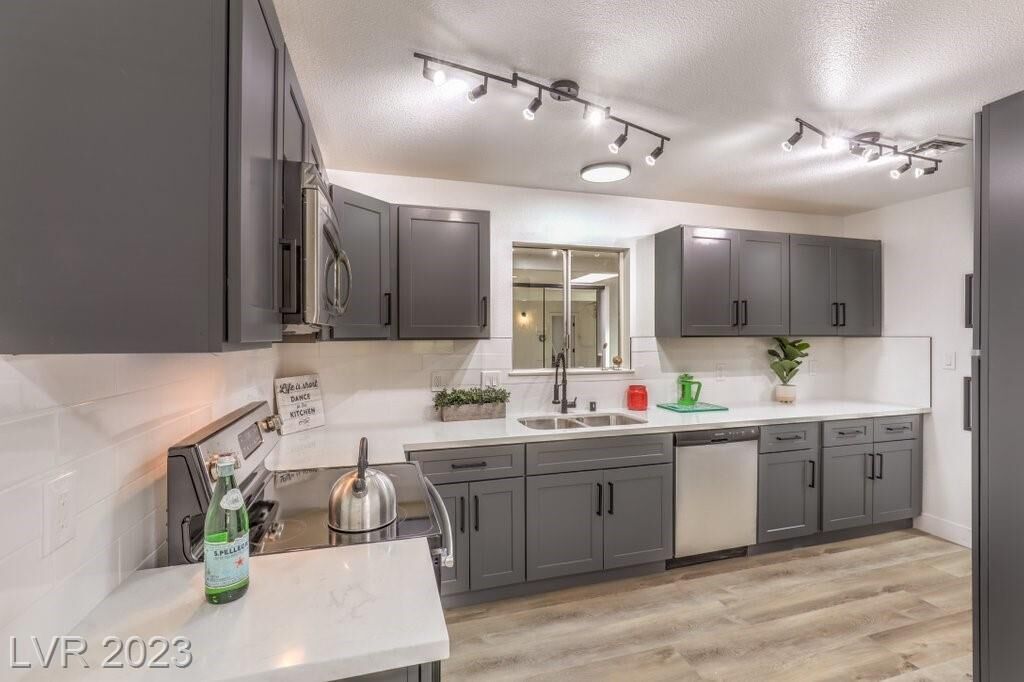 Property Photo: 142 Greenbriar Townhouse Way NV 89121